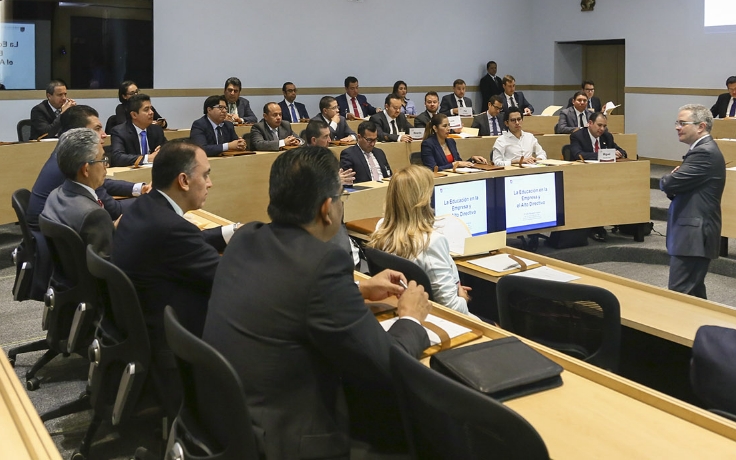 conoce-programas-ipade-perfeccionamiento-banner-img
