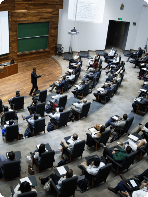 programa-d1-alta-direccion-ipade-img-perfil-desktop (1)